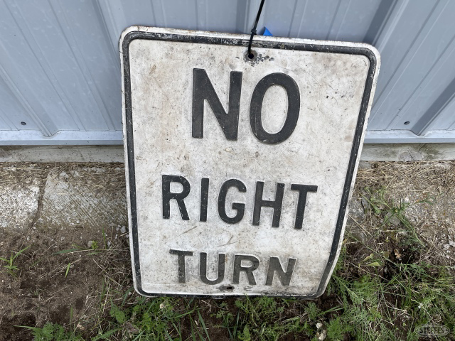 No right turn sign
